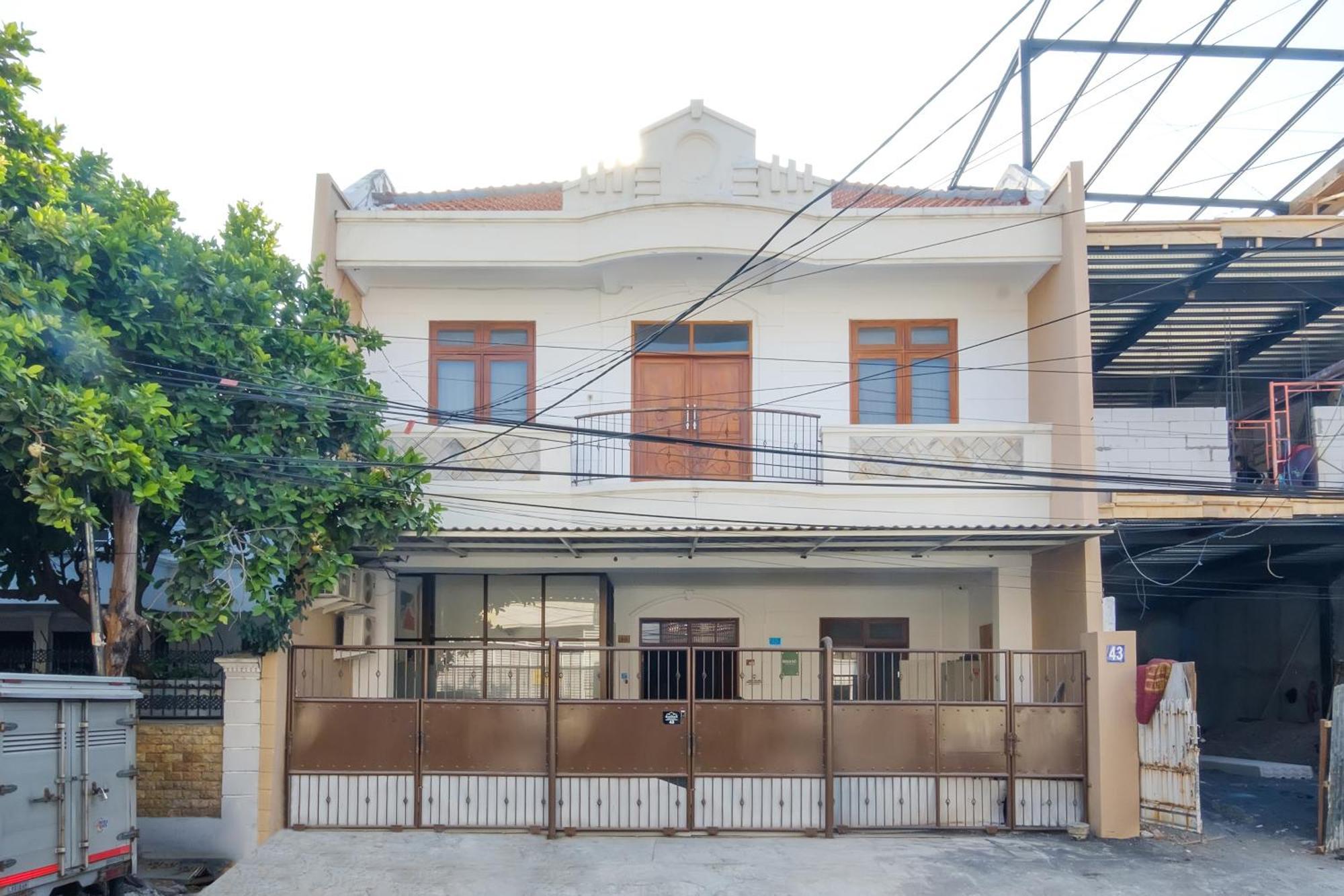 Mono Coliving Kertajaya Syariah, Sby Hotel Surabaya Eksteriør billede